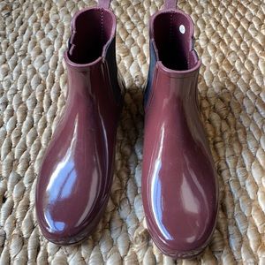 Hunter Original Chelsea Gloss Rainboots Eggplant